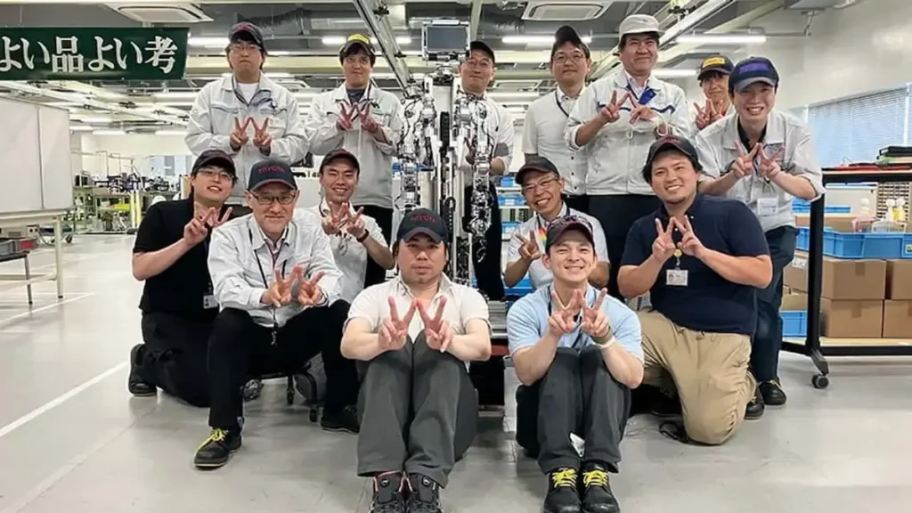 toyota fabrikasına robot img2